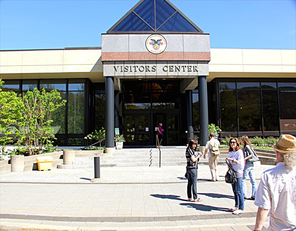 011-Visitors Center